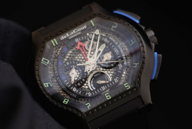 deLaCour watch listing