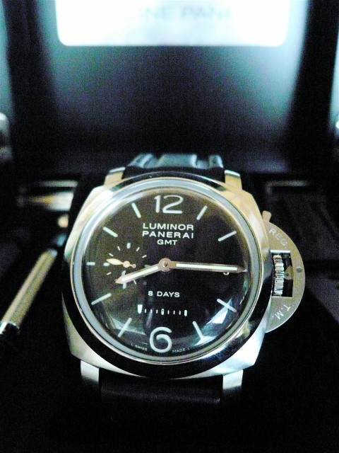 Panerai watch listing