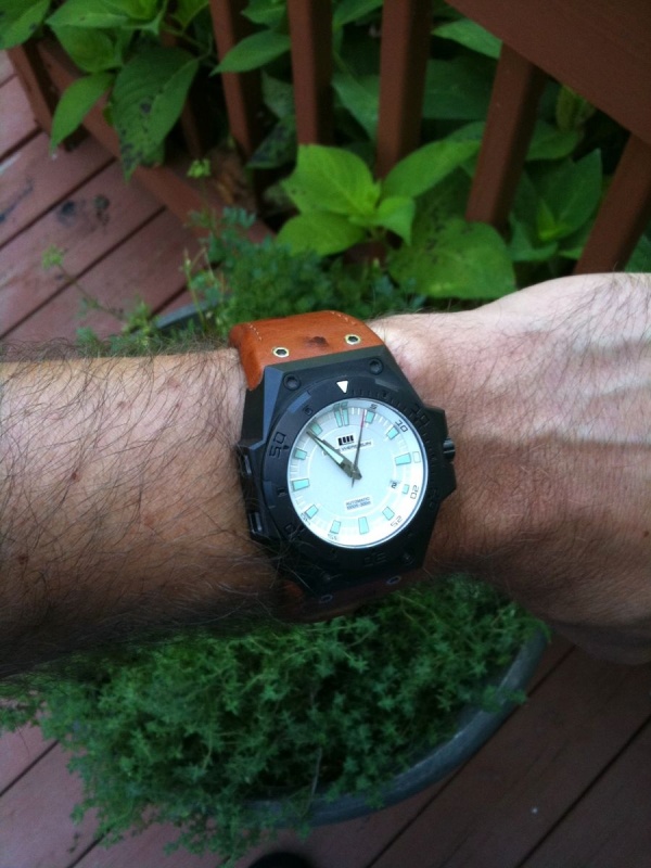 Linde Werdelin watch listing