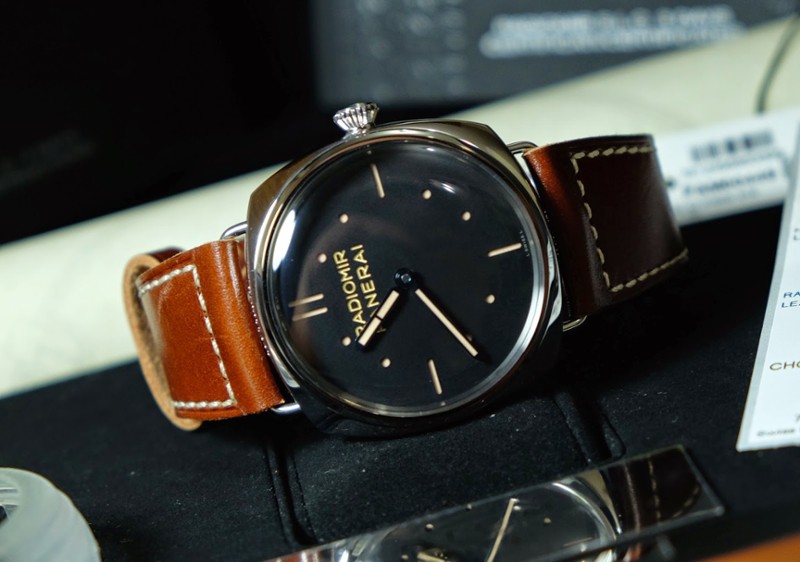 Panerai watch listing