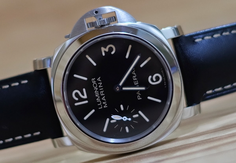Panerai watch listing