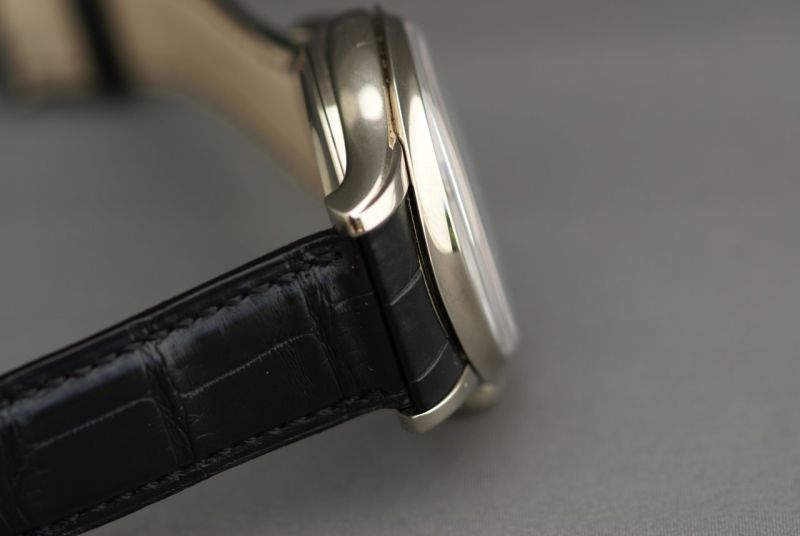 case hugging strap adapter