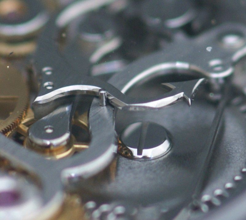 blocking lever, notice mirror polish on the screw of the winding wheel