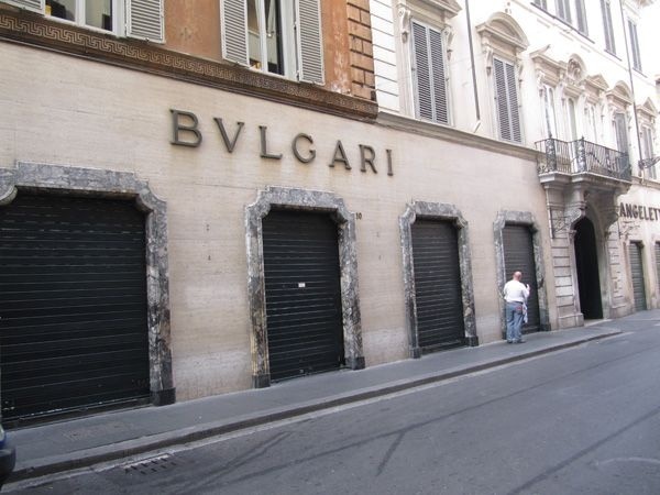 The Bulgari Boutique via dei Condotti before opening