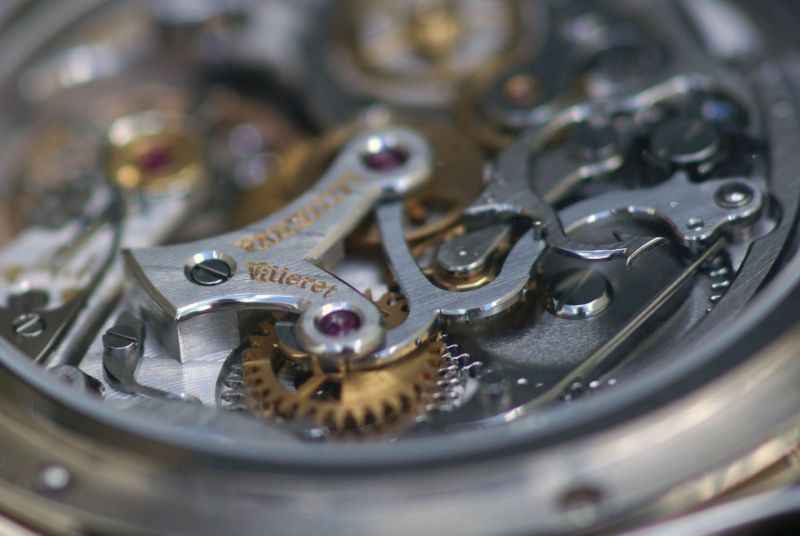 perfect 45 degree bevel on the v shaped chronograph bridge