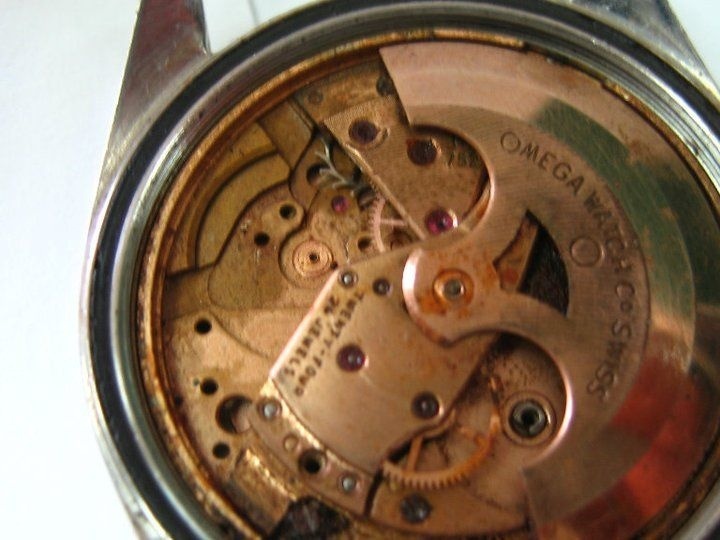 Movement rusted also