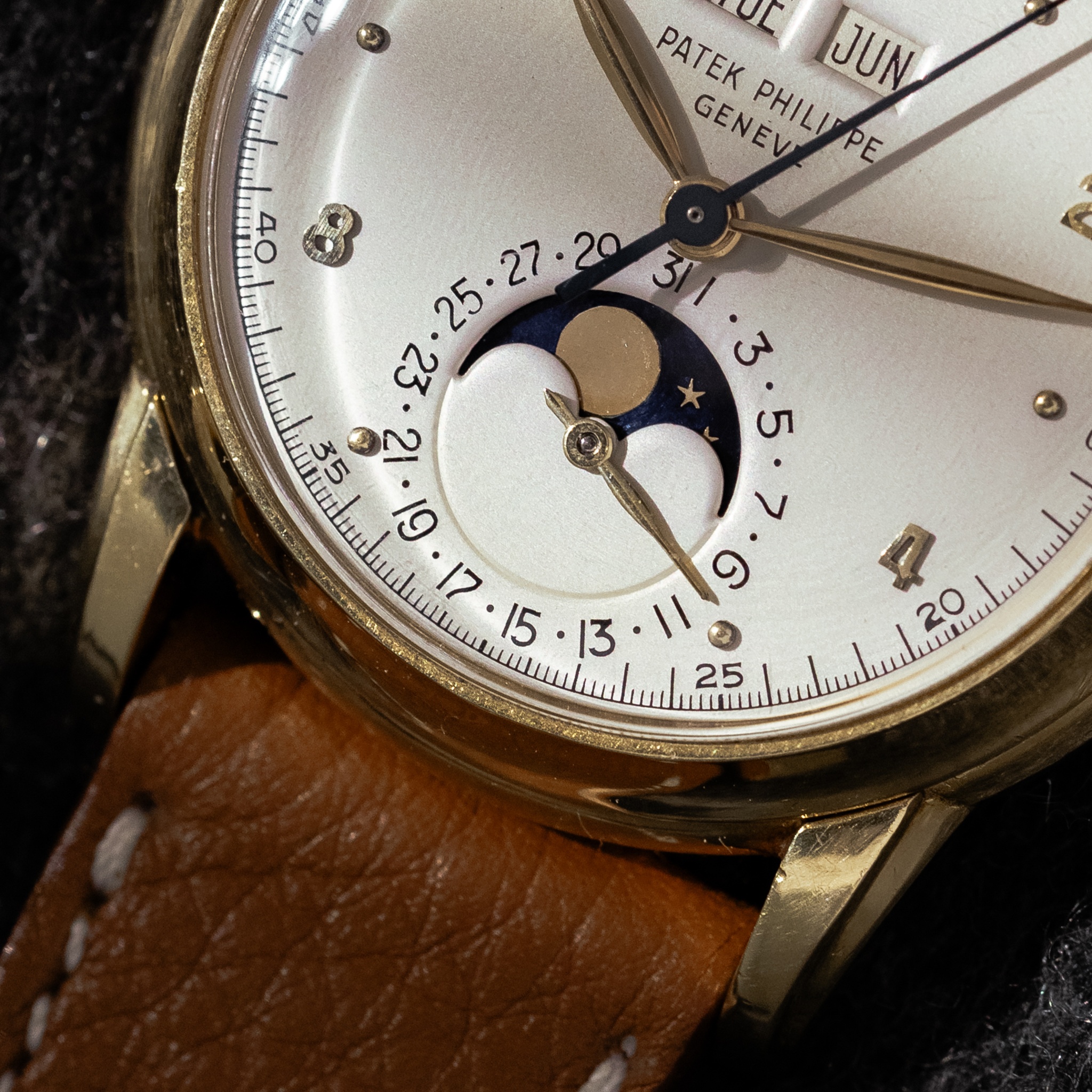 Watch by Patek Philippe, 2438