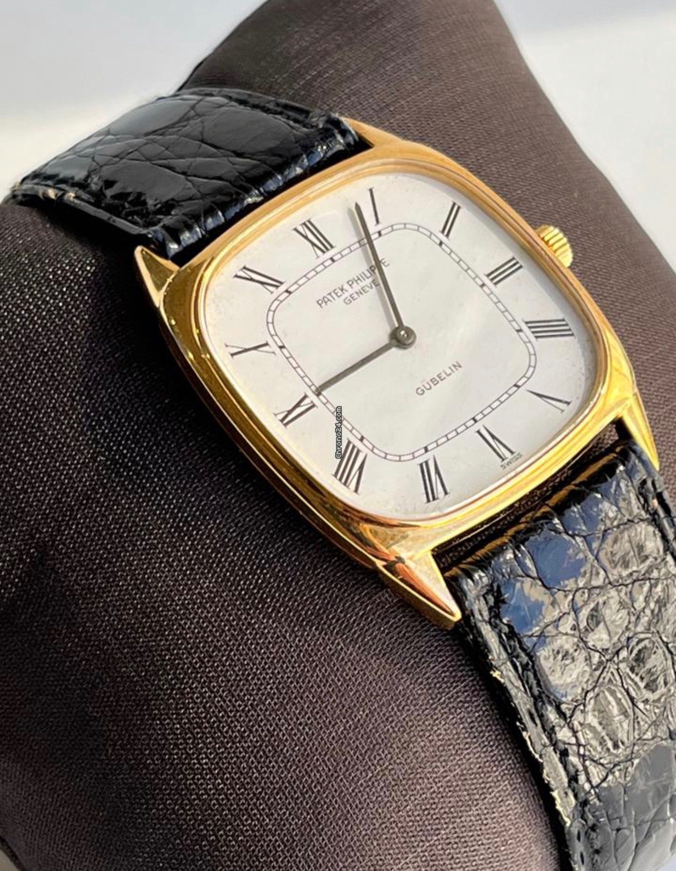 Watch by Patek Philippe, Golden Ellipse, 3566