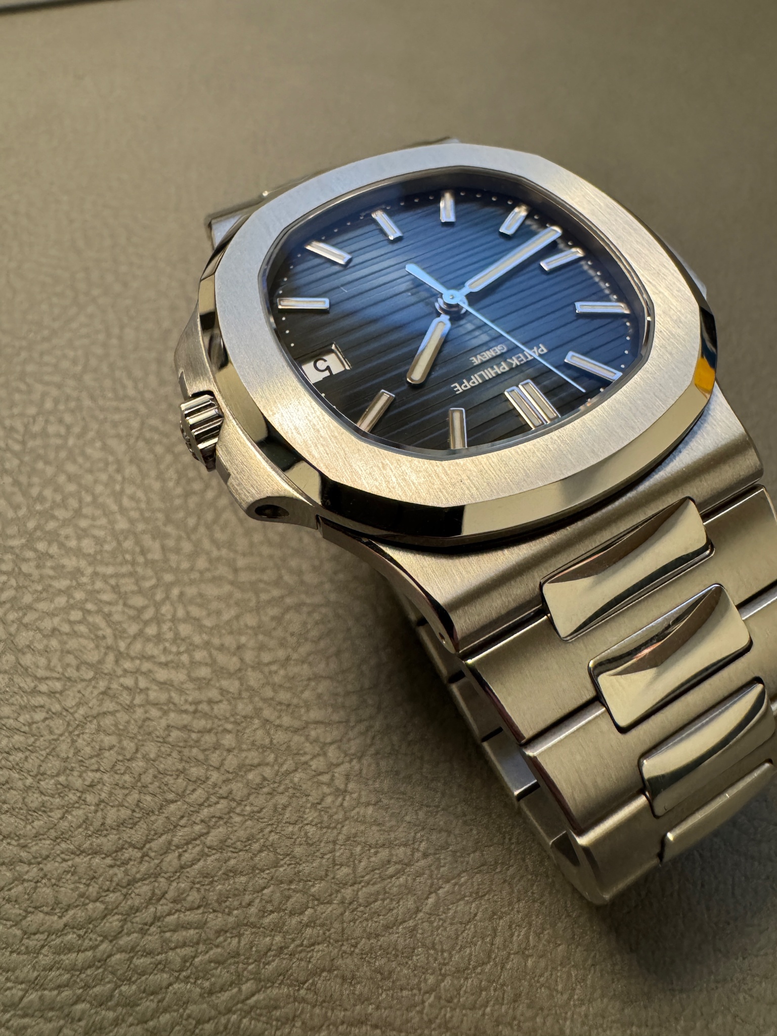 Watch by Patek Philippe, Nautilus, 5711, 5711-1A-001