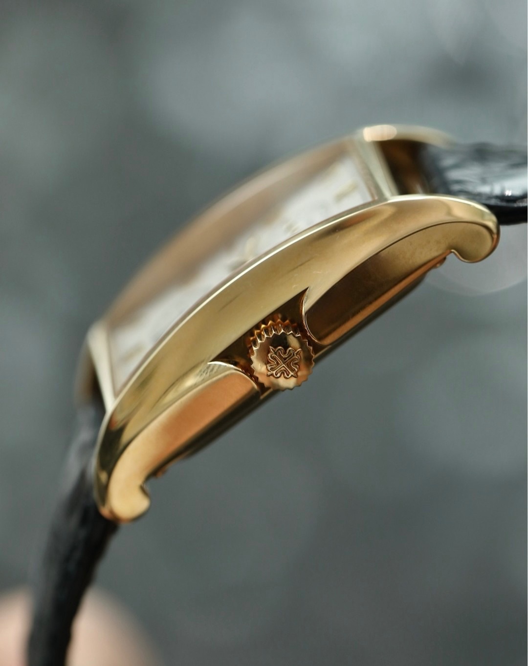 Watch by Patek Philippe, gondolo, 5100, 5100J