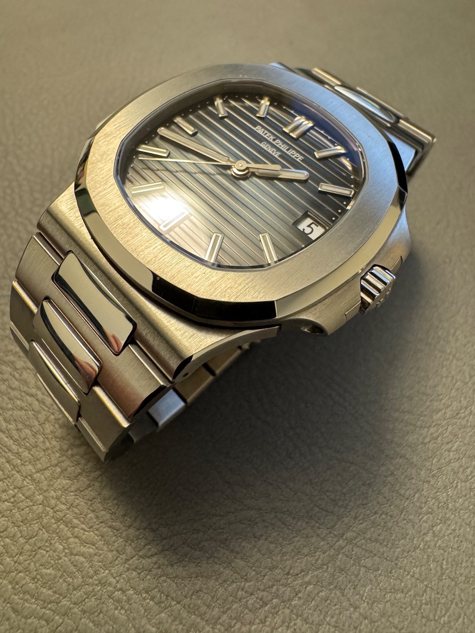 Watch by Patek Philippe, Nautilus, 5711, 5711-1A-001