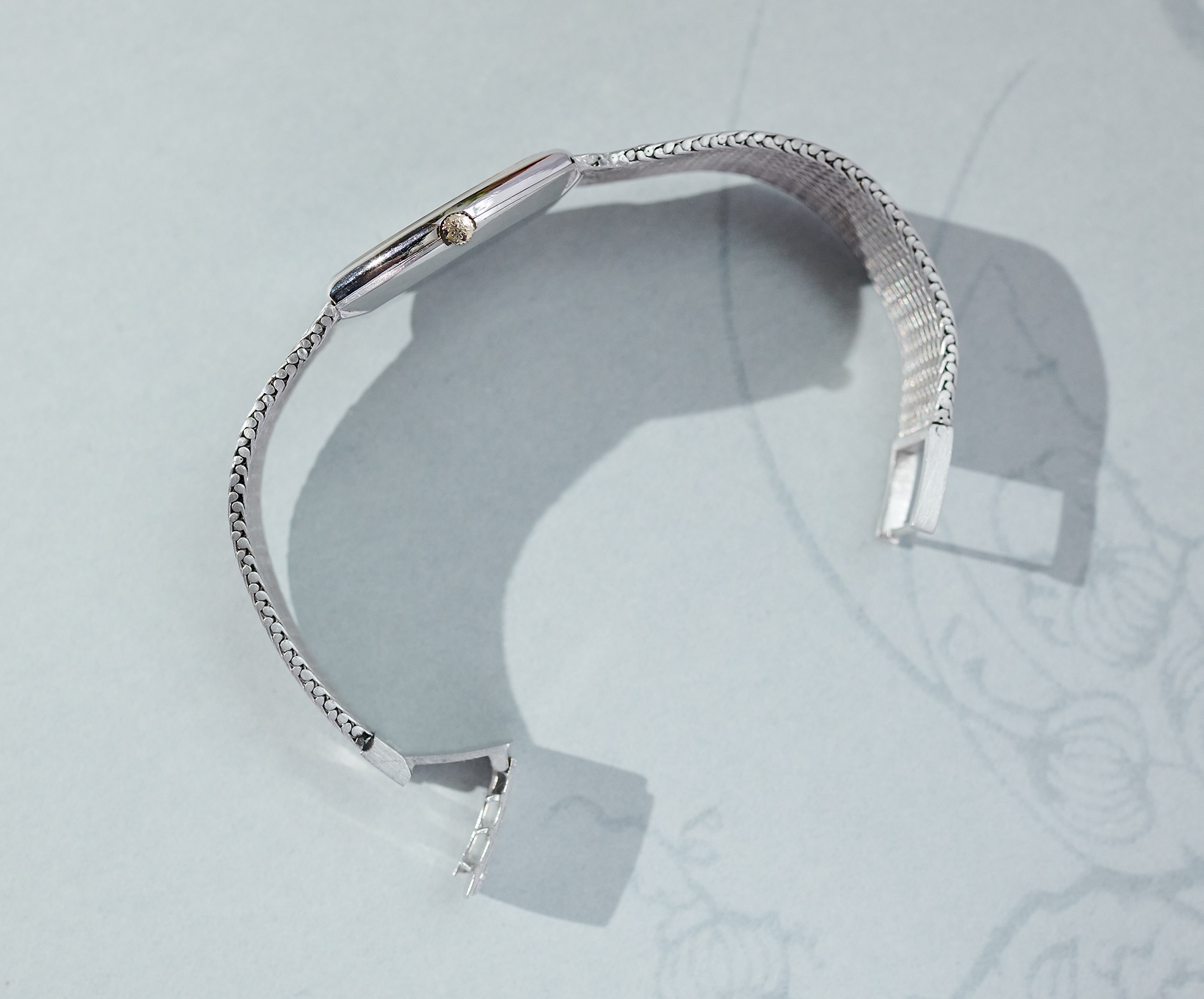 Watch by Patek Philippe, golden ellipse, 3858