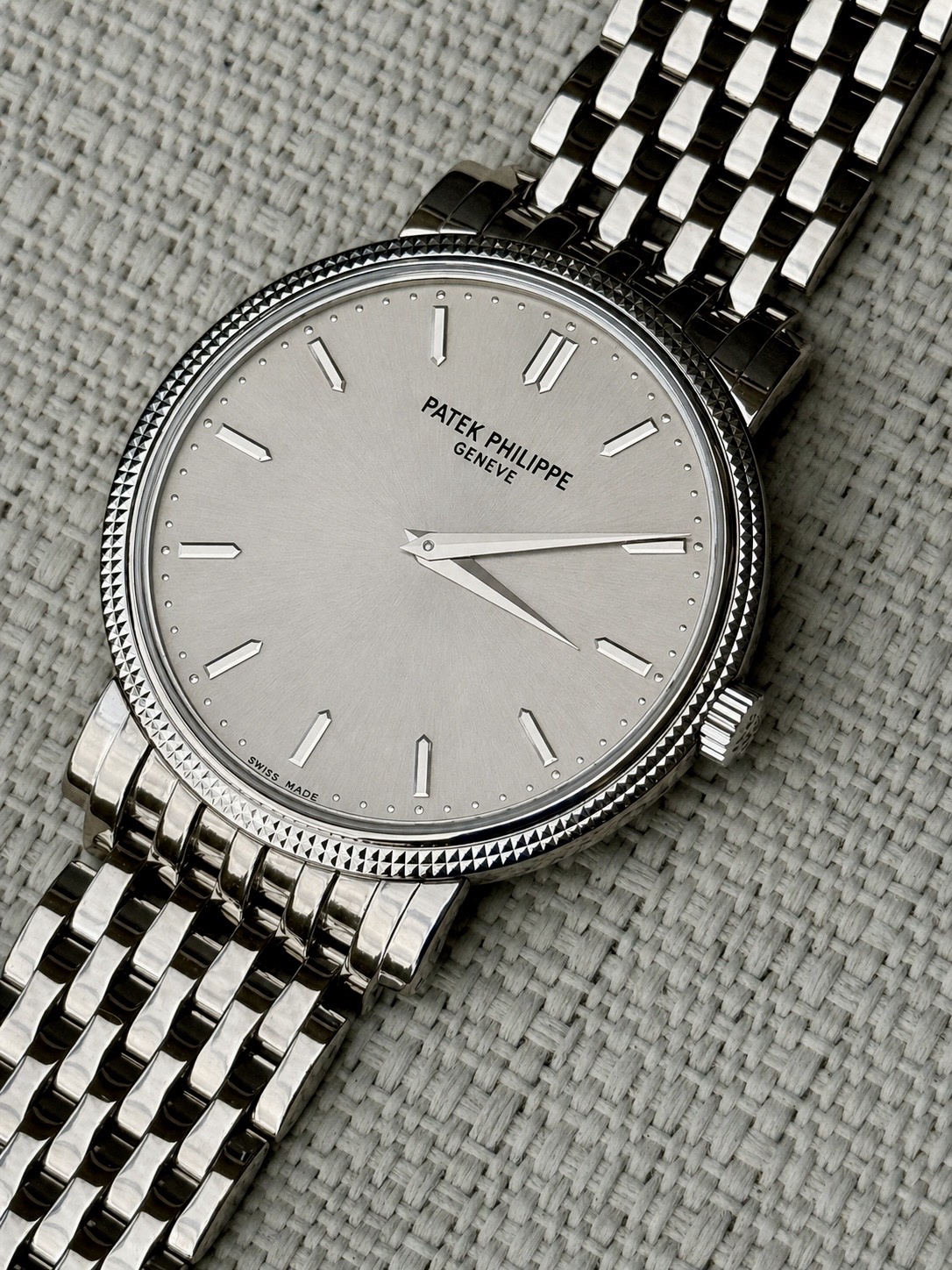Watch by Patek Philippe, 5120, Calatrava