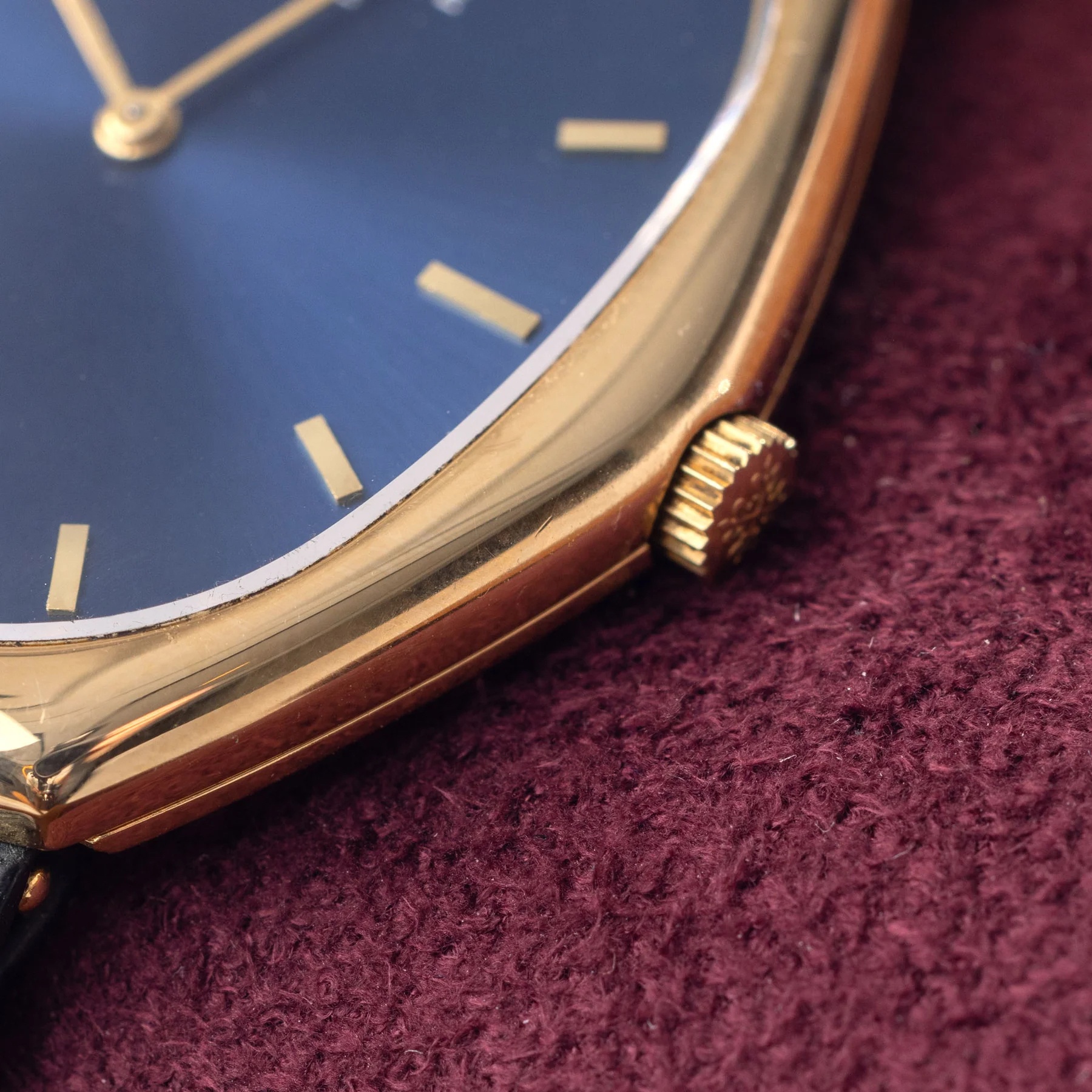 Watch by Patek Philippe, golden ellipse, 3858