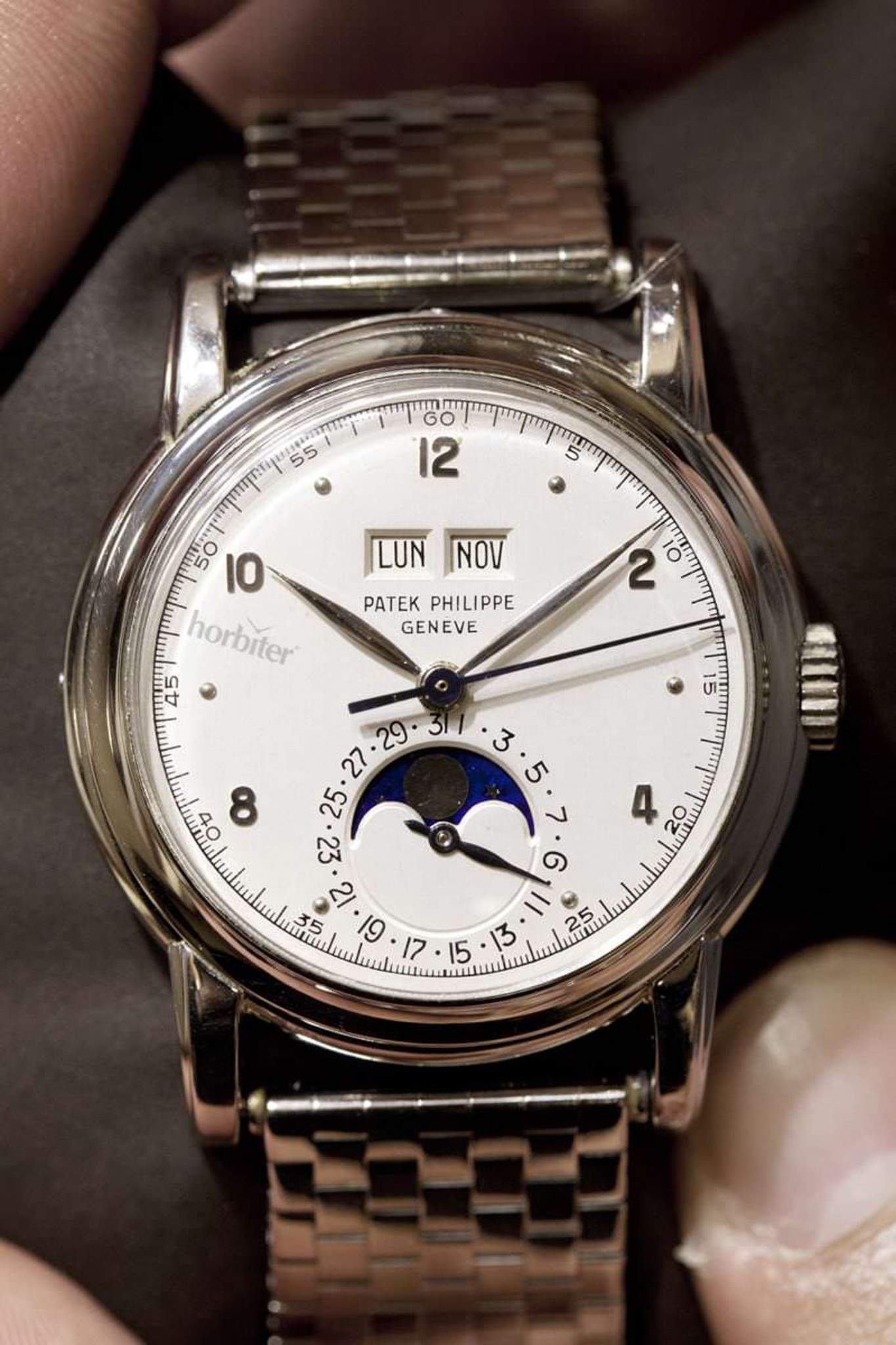 Watch by Patek Philippe, 2438