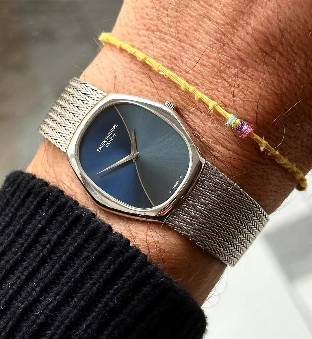 Watch by Patek Philippe, golden ellipse, 3858