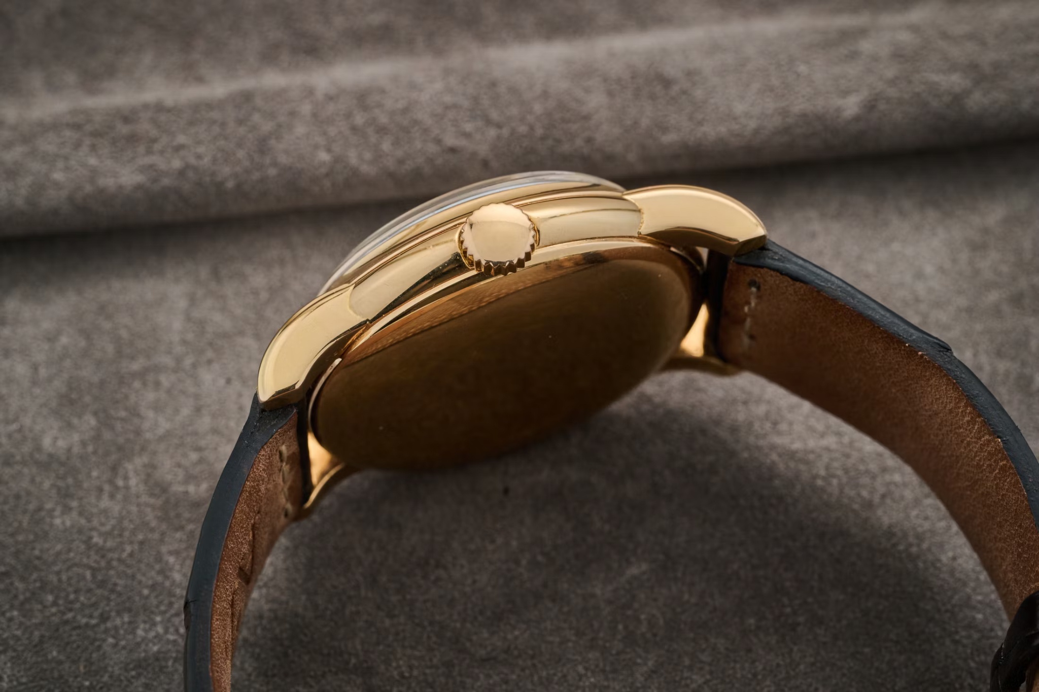 Watch by Patek Philippe, 2438