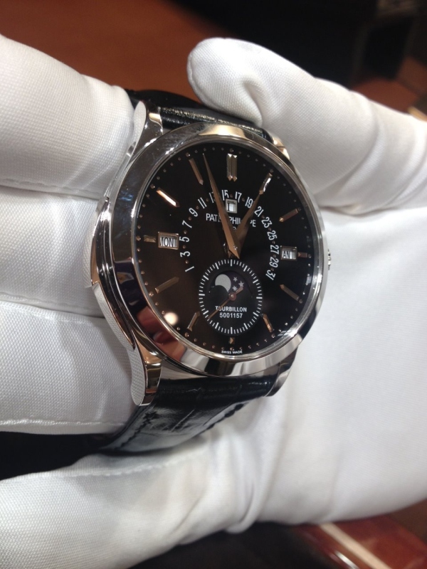 repeater with black dial & retrograde date