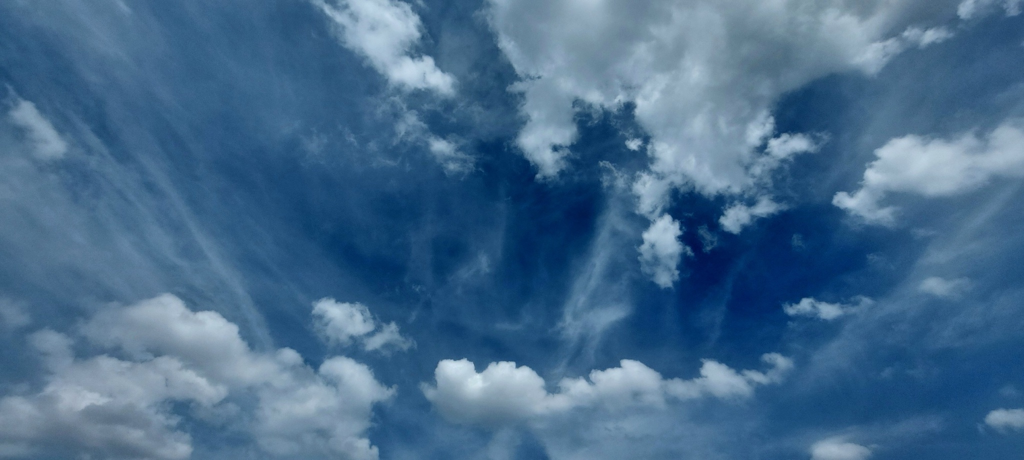 Random Clous View stunning random sky shots capturing the beauty and tranquility of ...