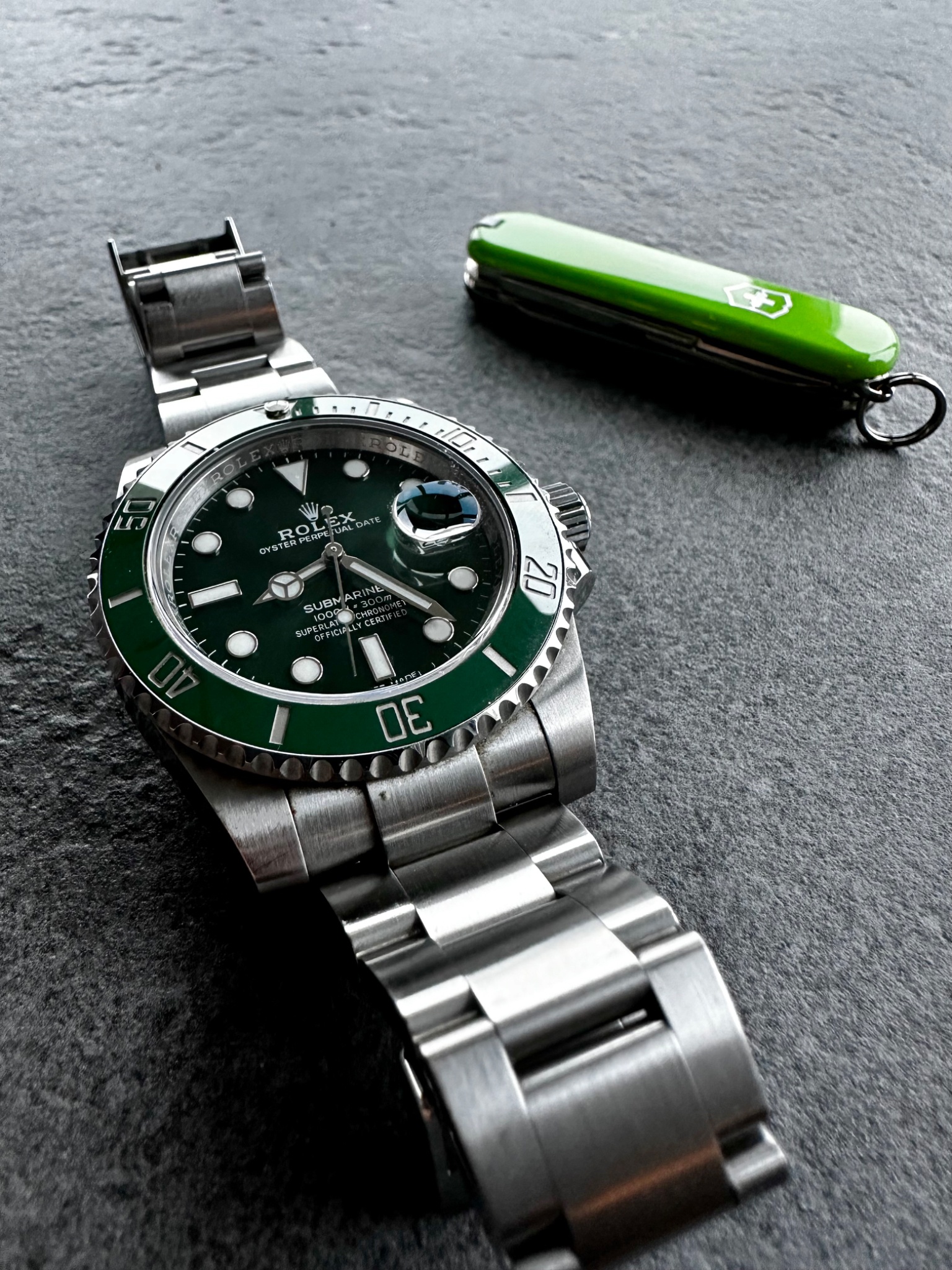 Watch by Rolex, Submariner, 16610LV