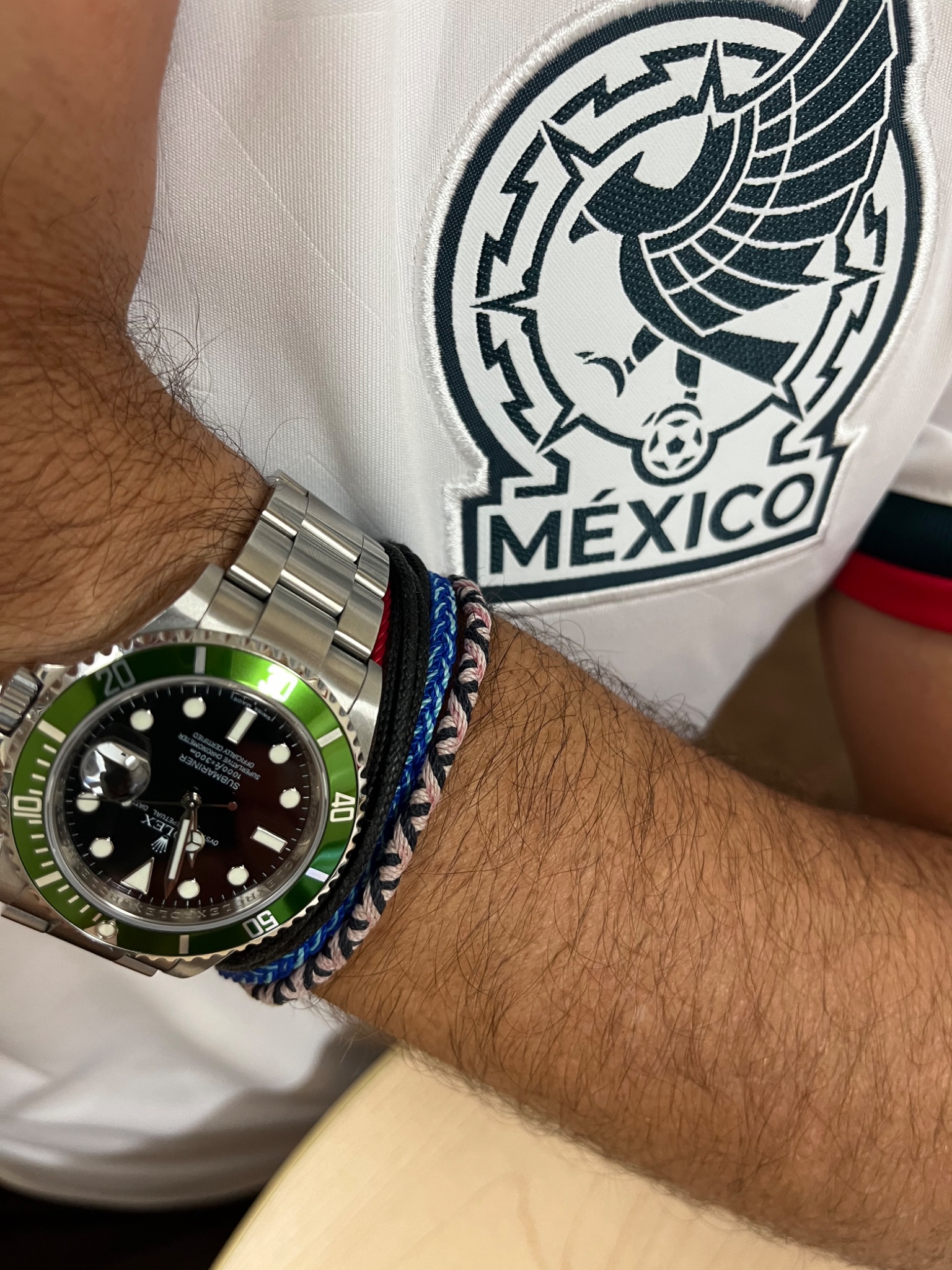 Watch by Rolex, Submariner, 16610LV