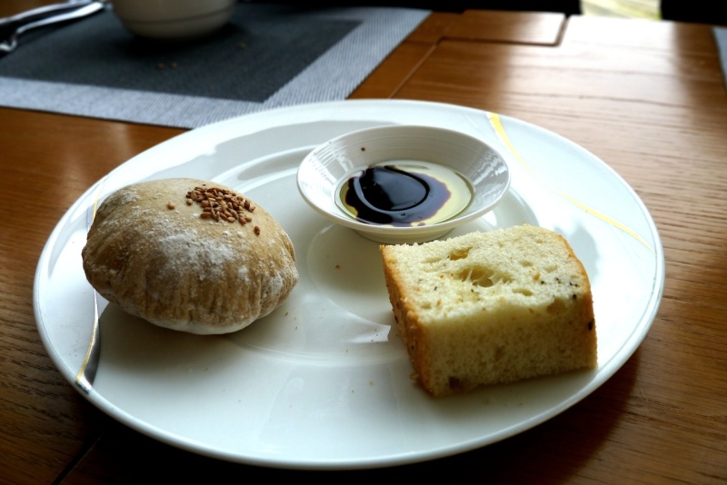 very nice bread with balsamic vinegar and olive oil
