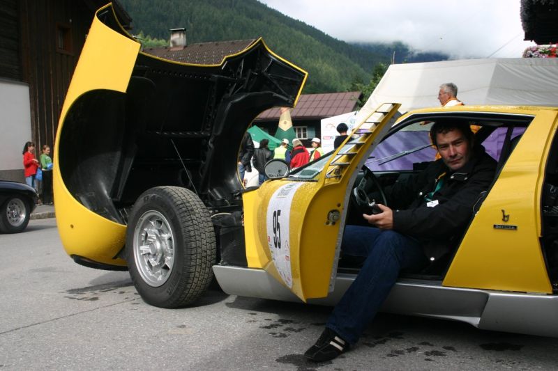 I love to smell burned rubber