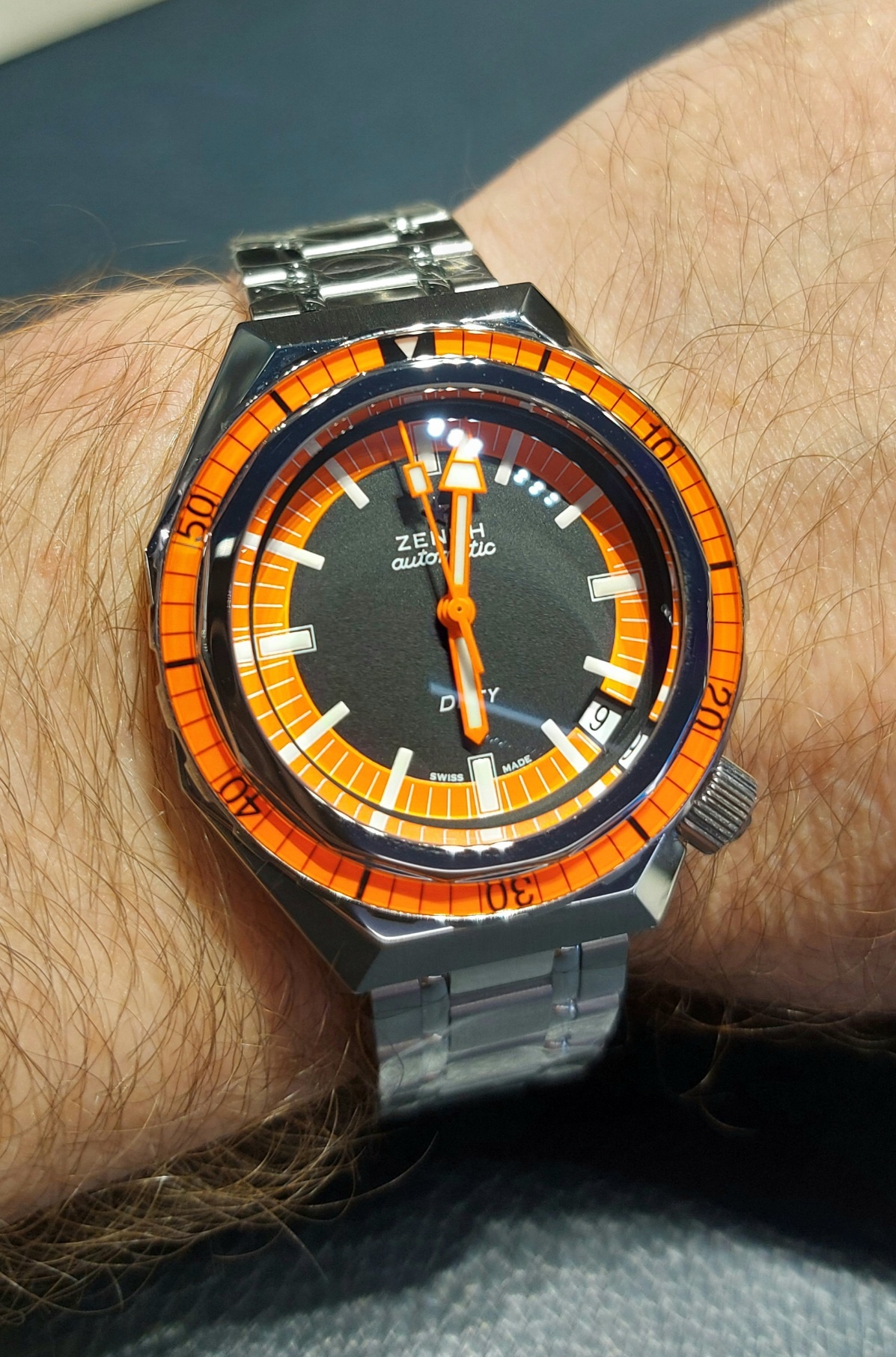 激レア！！　ZENITH ストップウォッチ 2384 1.0 03.3300.3604/69.C823 Zenith Chronomaster